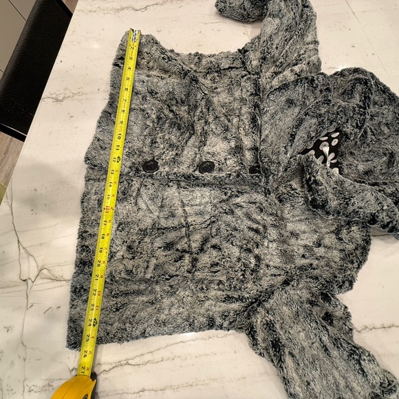 CAbi Gray Faux Fur Jacket - Picture 9 of 13